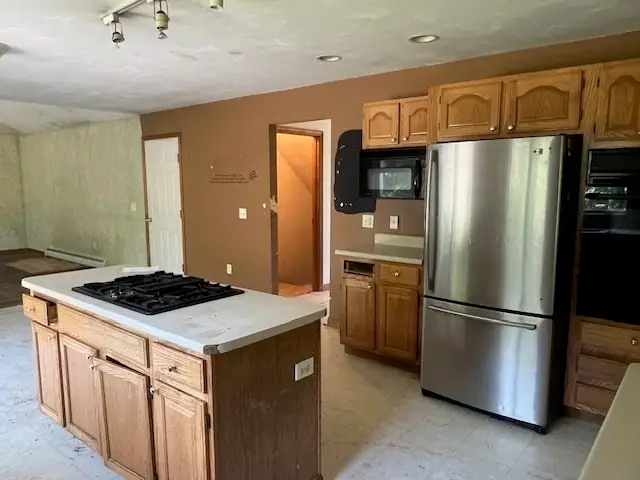 12 Walden Ct, Leominster, MA 01453 - Image #2