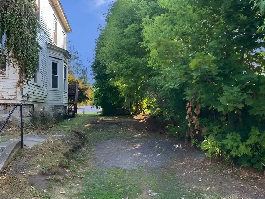 11-15 Perry St, North Adams, MA 01247 - Image #3