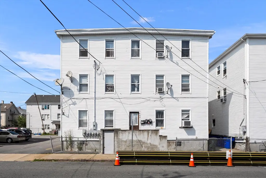 992 Pine St, Fall River, MA 02720 - Image #1