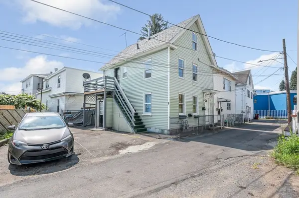 8 Cedar Ct, Lowell, MA 01852