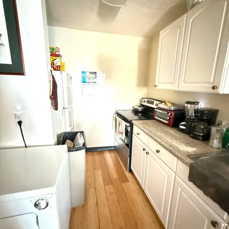46 Amesbury #4D, Lawrence, MA 01840 - Image #2