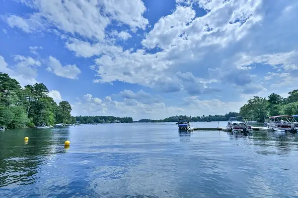 20 Lakeview Road, Webster, MA 01570