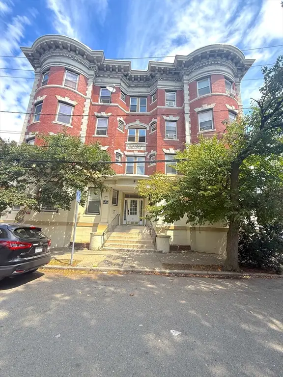 20 Huss Ct #105, Lynn, MA 01905