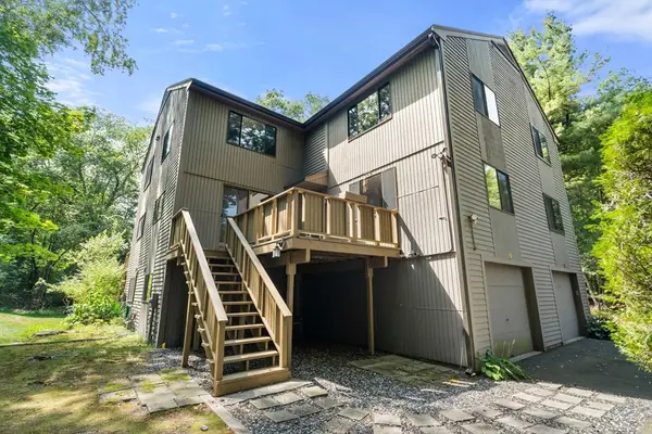 19 Treetop Park #19, Westborough, MA 01581