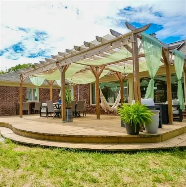 15 Pine Acre Rd, Springfield, MA 01129