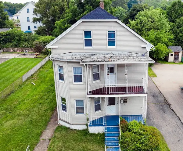 29 Whitcomb St, Webster, MA 01570
