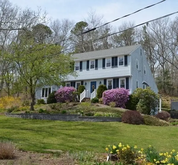 9 Hill Dale Rd, Plymouth, MA 02360