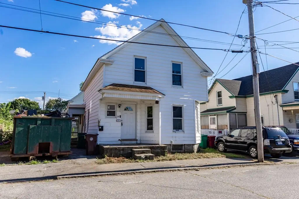 37 Campaw St, Lowell, MA 01850 - Image #1