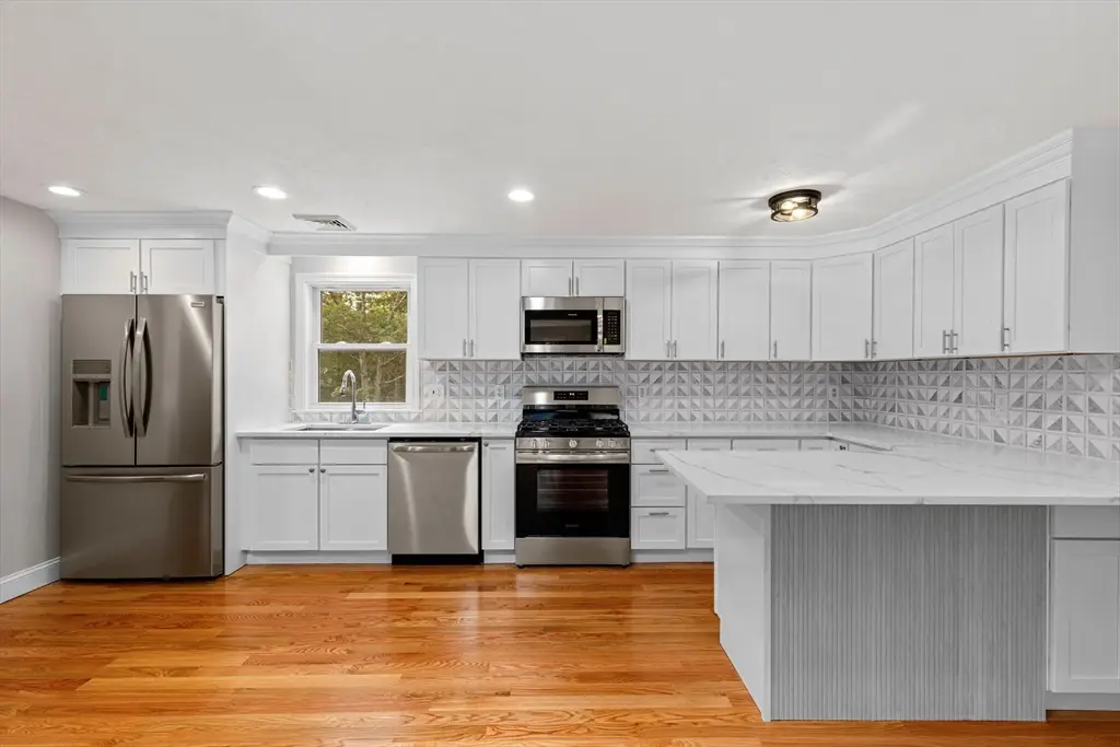 315 Blackthorn Rd, Marstons Mills, MA 02648 - Image #1