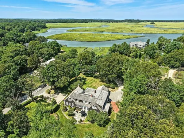 39 Bay Pond Rd, Duxbury, MA 02332