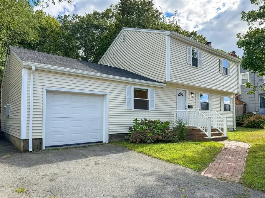 282 Pleasant St, Marblehead, MA 01945 - Image #2