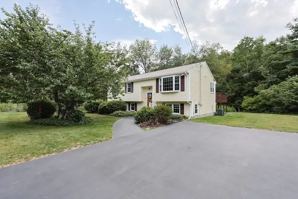 37 Oakleaf Dr, Mansfield, MA 02048
