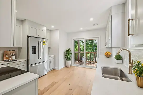 32 Larch #32, Boston, MA 02135