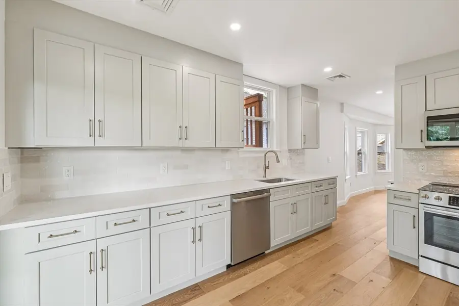 32 Larch #32, Boston, MA 02135 - Image #3