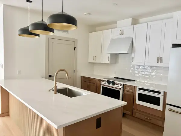 1025 Massachusetts Avenue #204, Arlington, MA 02476