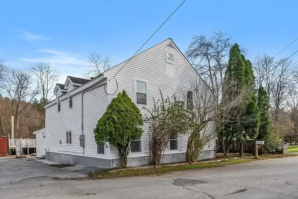 135 Cumberland Ave, Attleboro, MA 02703