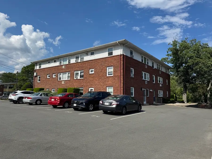 100 Magnolia Ave #4, Lynn, MA 01904 - Image #2