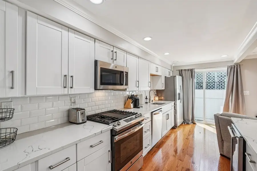 152 Saratoga St, Boston, MA 02128 - #3