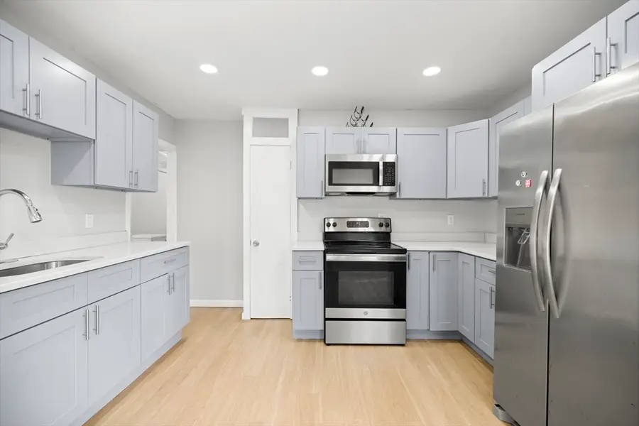 57 Narragansett St, Springfield, MA 01107 - Image #3