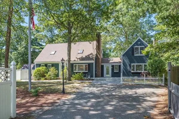 44 Avalon Cir, Barnstable, MA 02655