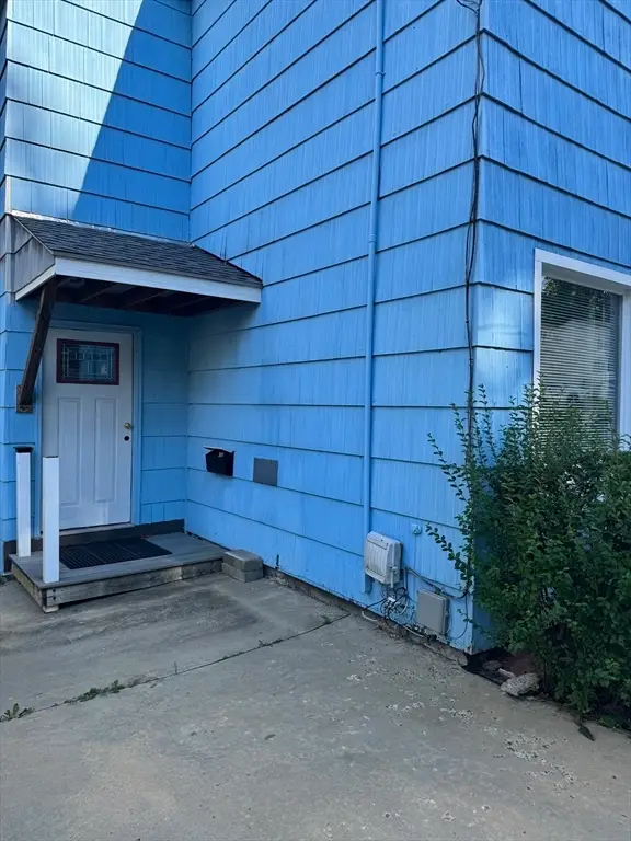 17 Thenius St, Worcester, MA 01607 - Image #2