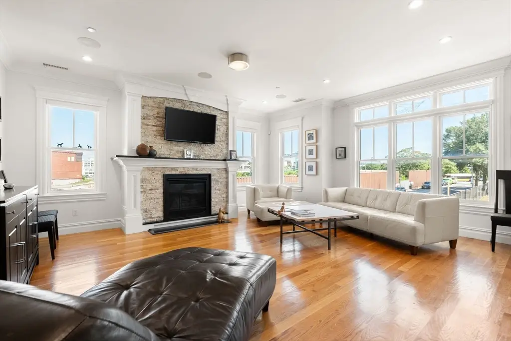 3 M St #3, Boston, MA 02127 - Image #1