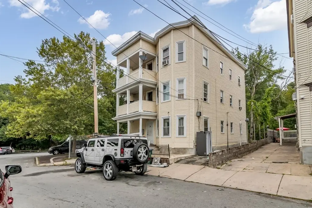 65 Brook St, Lawrence, MA 01841 - #1