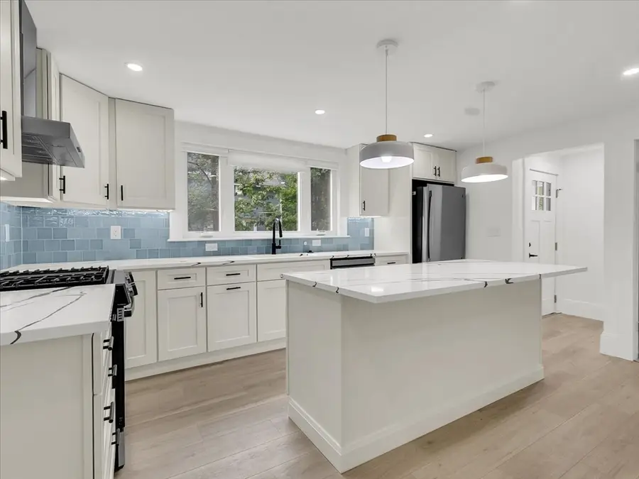 186 Main St, Wayland, MA 01778 - Image #2