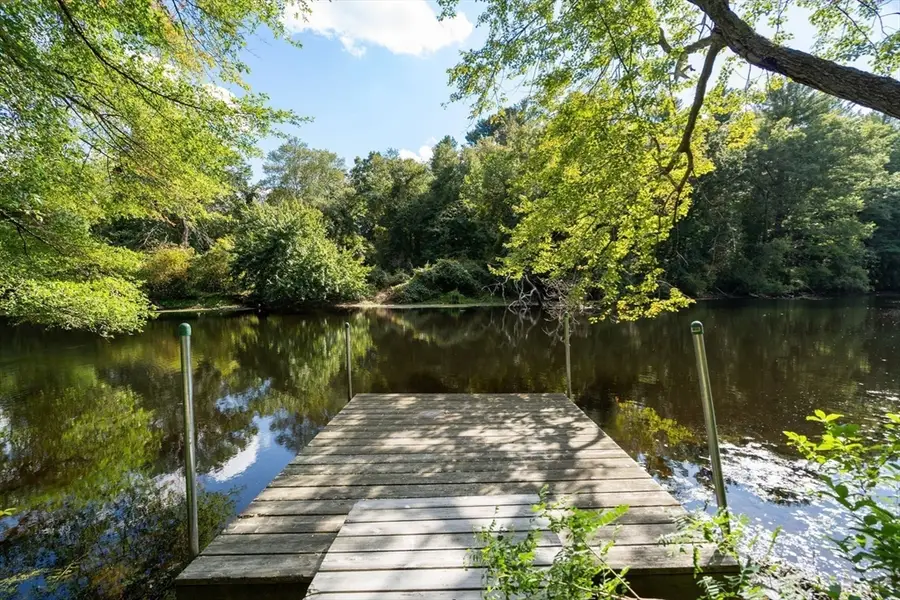 182 Winding River Road, Wellesley, MA 02482 - Image #2