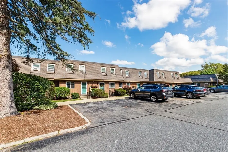 11 Walcott Valley Dr #11, Hopkinton, MA 01748 - Image #3
