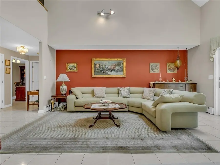 51 Walnut St, Saugus, MA 01906 - #3