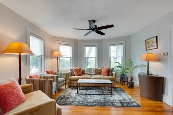 2 Deane Ave, Winthrop, MA 02152