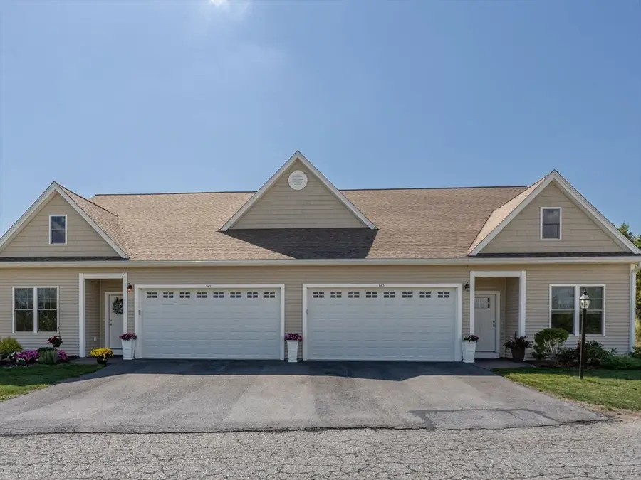 843 Ledgewood Way #843, Clinton, MA 01510 - Image #3