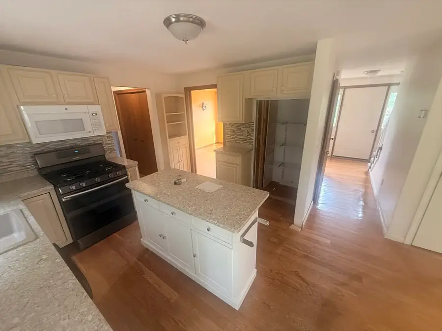 59 Laurelwood Dr, North Attleboro, MA 02760 - Image #3