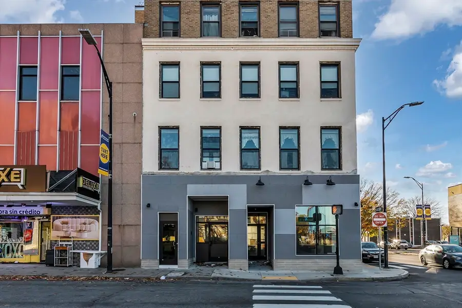 46 Amesbury St #2B, Lawrence, MA 01840 - Image #2