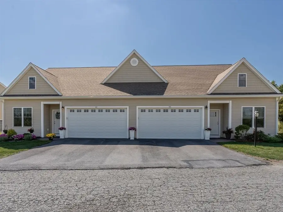 843 Ledgewood Way #843, Clinton, MA 01510 - Image #3