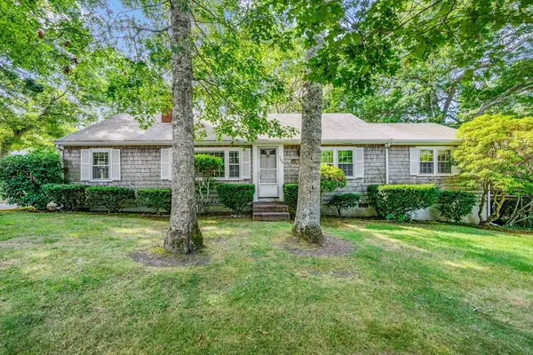 109 Harbor Hills Rd, Barnstable, MA 02632