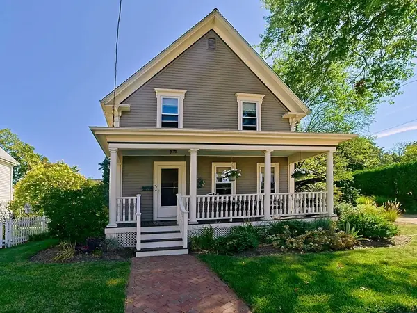 29 Hodges St, Attleboro, MA 02703