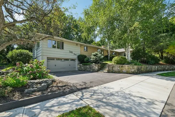 93 Newton North, Worcester, MA 01609