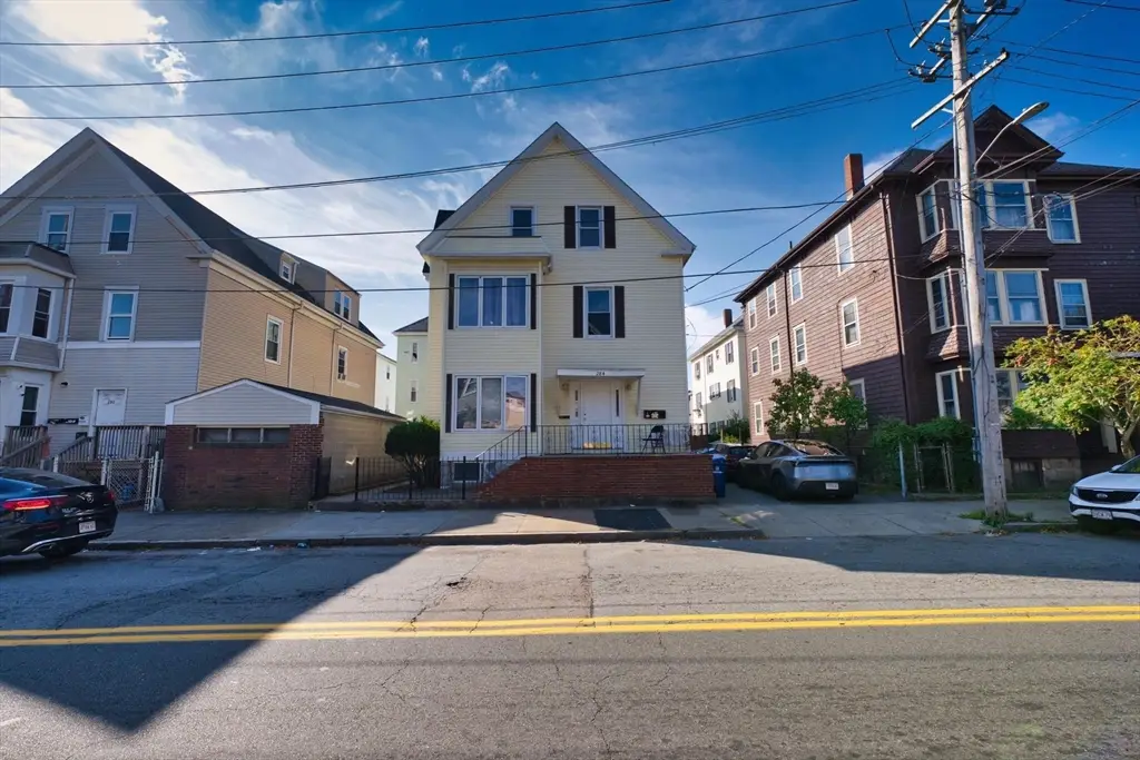 284 Sawyer St, New Bedford, MA 02746 - Image #1