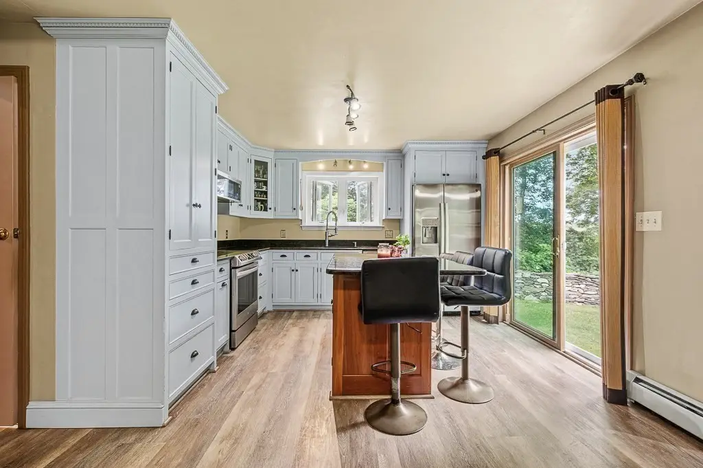 18 Old Worcester Rd Ext, Charlton, MA 01507 - Image #1