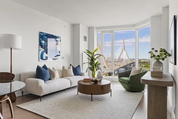 100 Lovejoy Wharf #10H, Boston, MA 02114