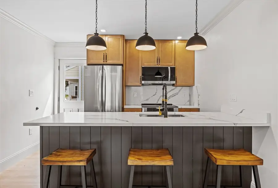 9 Swan St #2, Beverly, MA 01915 - Image #3