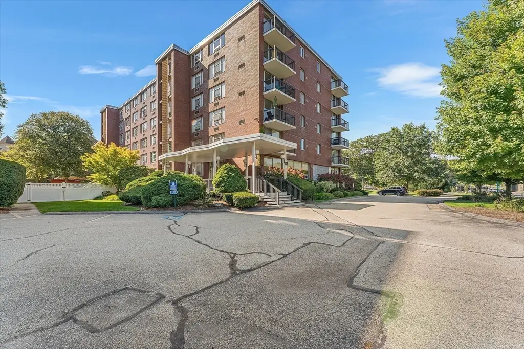 20 Hammond Pond Parkway #- Unit 606, Newton, MA 02467 - Image #1
