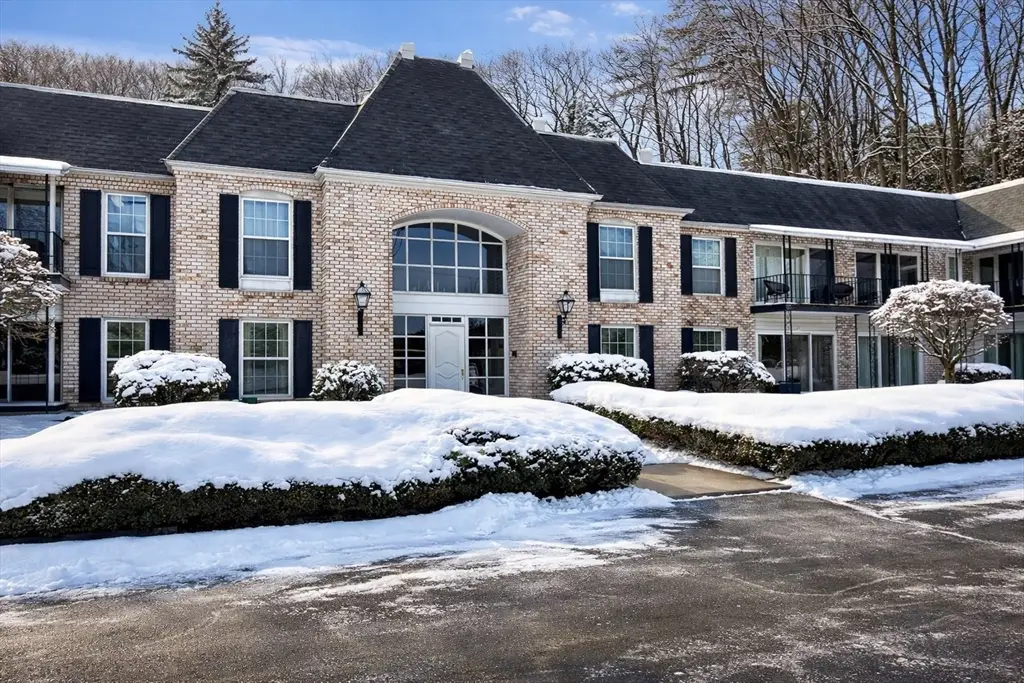 324 Russell Road #204, Westfield, MA 01085 - Image #1