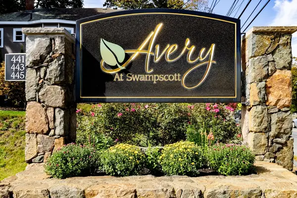 445 Essex Street #304, Swampscott, MA 01907