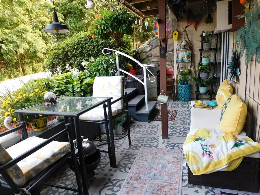 16 Glen Devin St #16, Amesbury, MA 01913 - Image #2