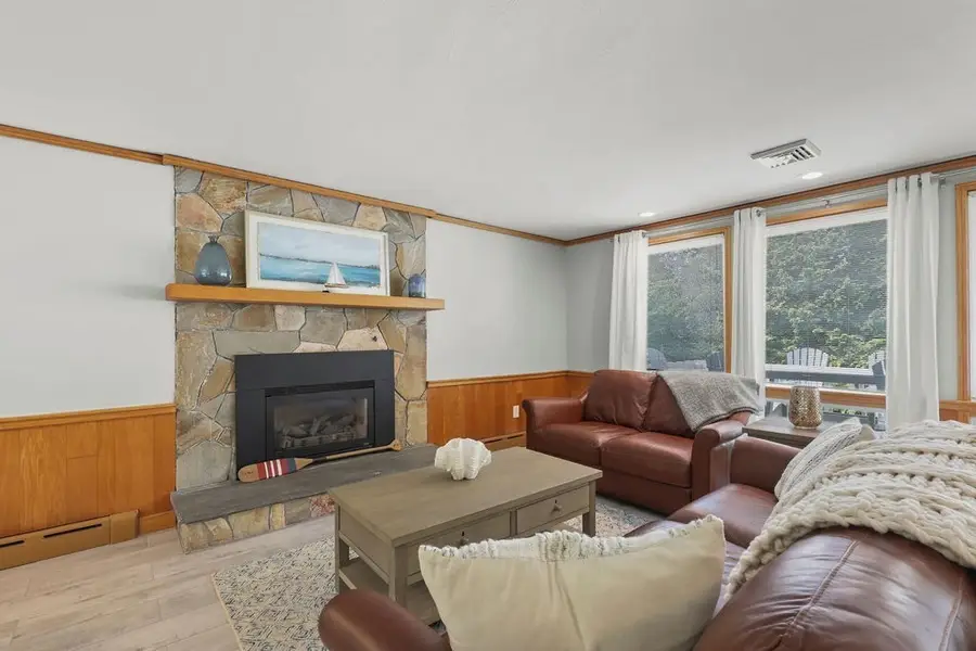 566 Shore Rd, Monument Beach, MA 02559 - Image #3