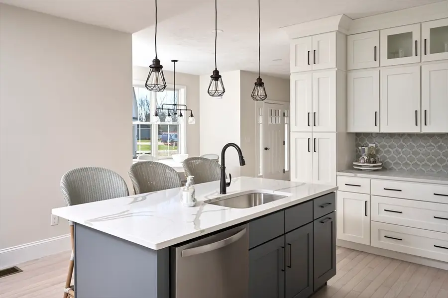 16 Metacomet Rd #16, West Bridgewater, MA 02379 - Image #3