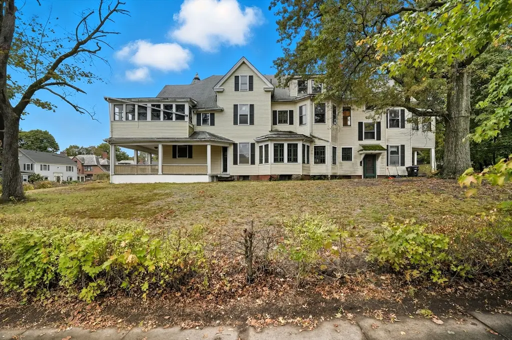 129 Morgan St, Holyoke, MA 01040 - #1